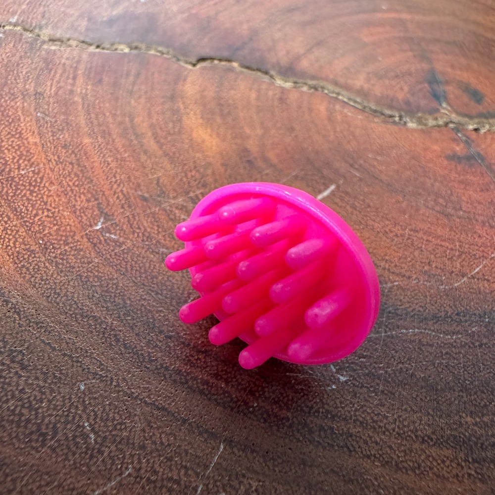 Mattel 2019 Barbie Horse Riding Doll Pink Brush Accessory - Picture 2 of 3